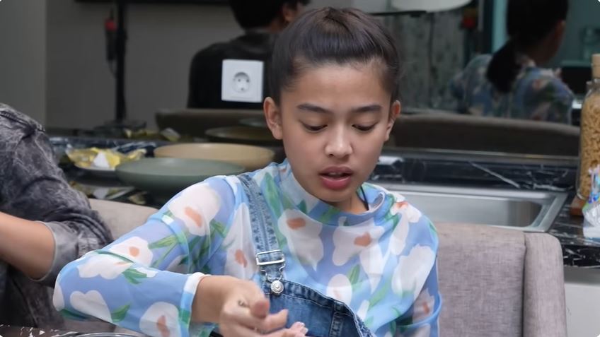9 Potret dapur Aqeela Calista 'Asmara Gen Z', ukurannya mungil tapi jadi spot favorit bikin konten