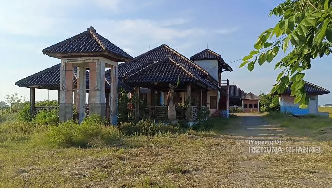 Pernah punya rumah megah 2 hektar dekat sawah, 11 potret rumah Iis Dahlia ini tak terurus