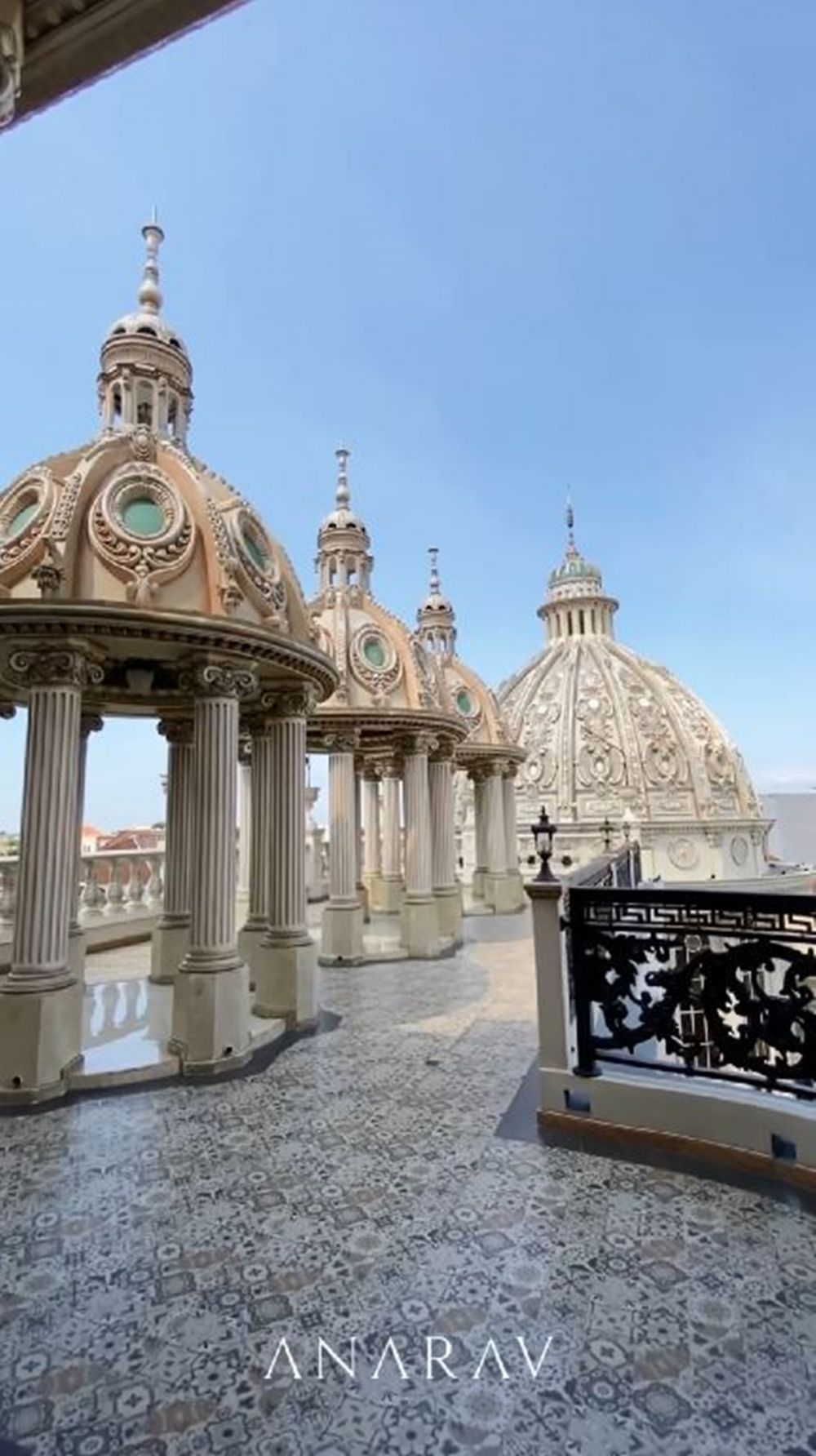 Dicap sederhana karena adakan nikahan di rumah, cewek ini malah punya rumah megah, 9 potret huniannya