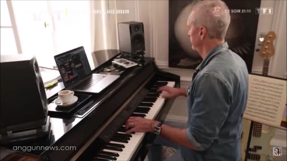 11 Potret apartemen Anggun C. Sasmi di Prancis, tatanannya unik, perpustakaan nyatu dengan ruang makan