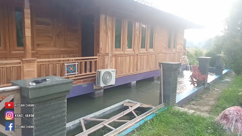 Di tengah sawah dari luar sederhana, ternyata rumah ini harganya Rp 1 M, 9 potretnya bikin mupeng