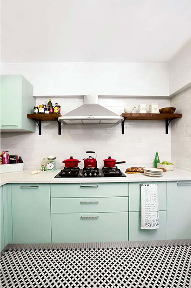 9 Potret rumah Alia Bhatt, desainnya simpel dan elegan, ruang makannya didominasi ornamen kayu