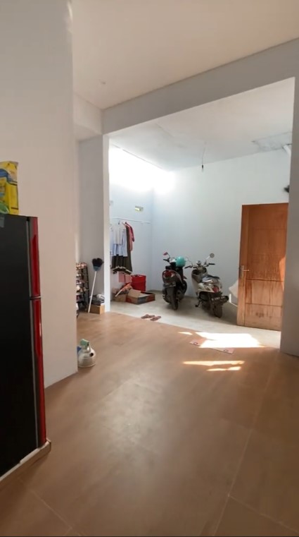 Belum dicat bak bangunan belum jadi, 9 potret bagian dalam rumah ini ternyata ciamik gaya open space