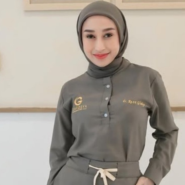 Pernah diusir dari kontrakan kini punya rumah mewah, 9 potret interior dapur Reza Gladys ala restoran