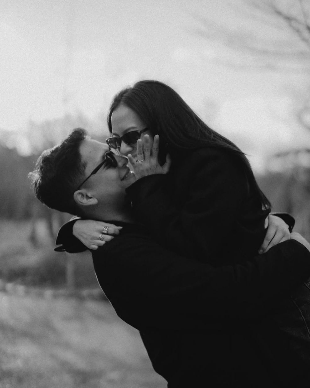 Dulu dijodoh-jodohkan dengan Al Ghazali, ini 7 potret selebgram Nazla Alifa dilamar Adikara di Jepang