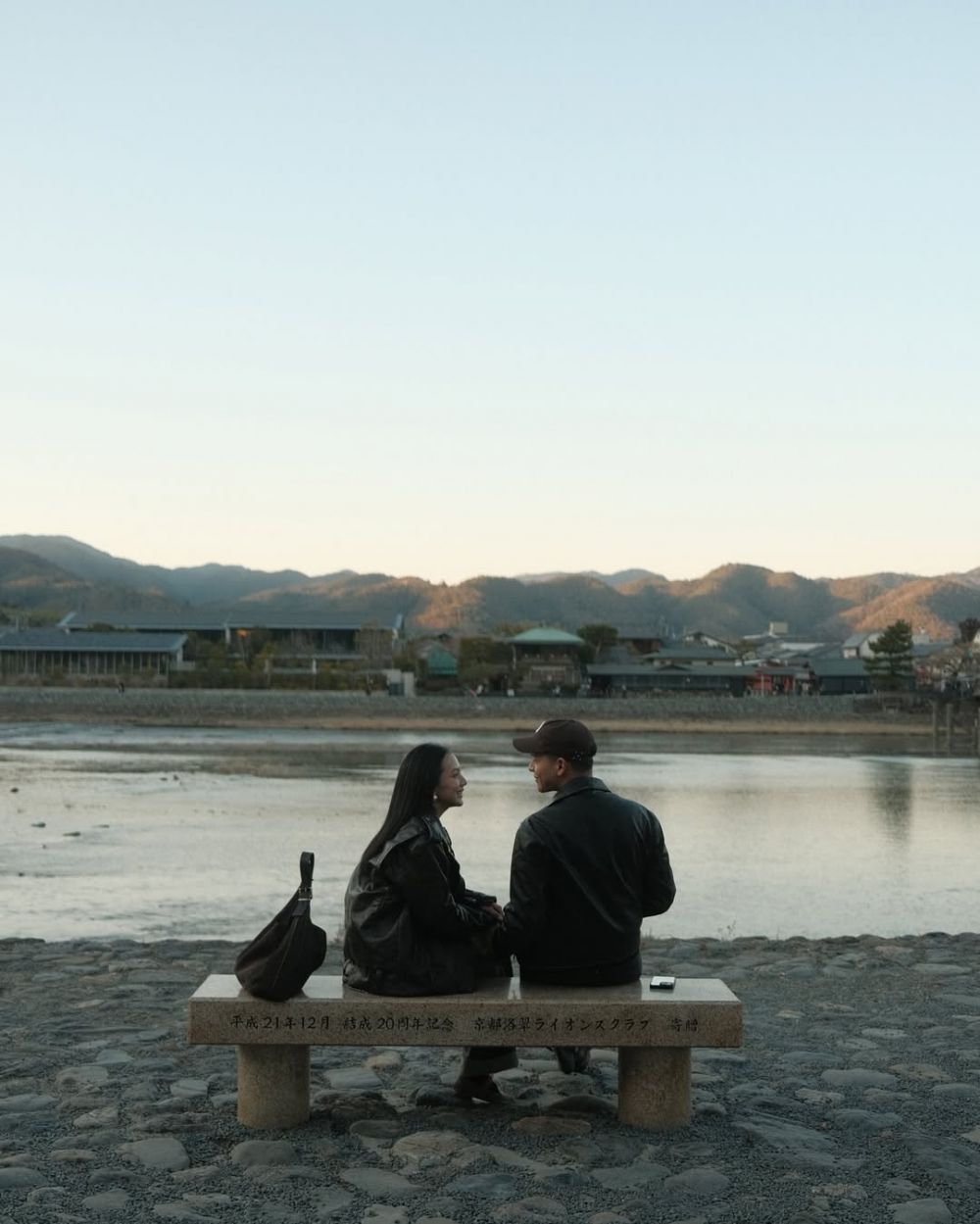 Dulu dijodoh-jodohkan dengan Al Ghazali, ini 7 potret selebgram Nazla Alifa dilamar Adikara di Jepang