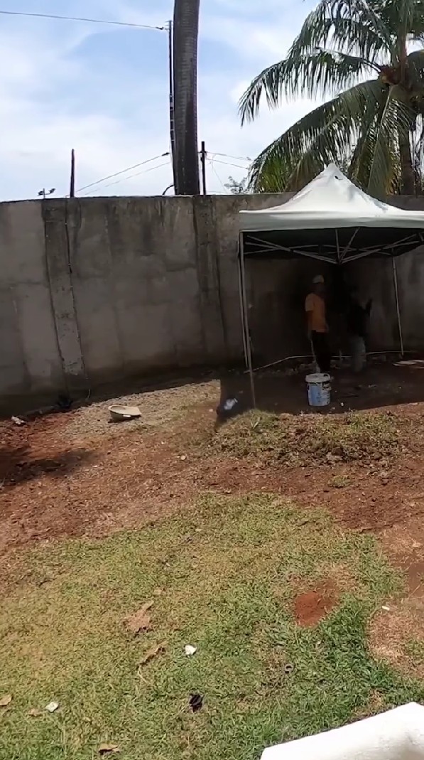 Gen Halilintar bangun lapangan golf di rumah untuk kado anniversary orang tuanya, ini 9 potretnya