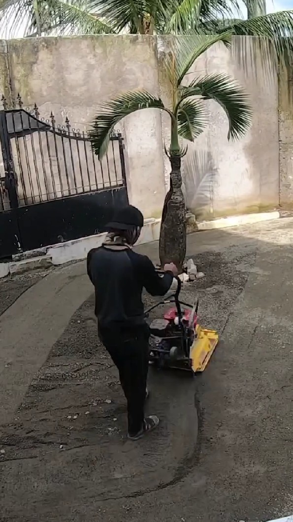 Gen Halilintar bangun lapangan golf di rumah untuk kado anniversary orang tuanya, ini 9 potretnya