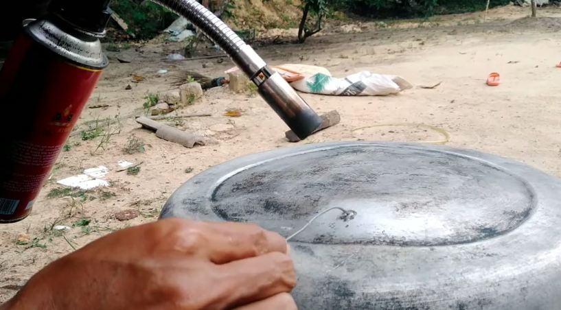 Trik praktis atas permukaan panci berlubang agar bisa dipakai lagi tanpa ditambal bahan apa pun