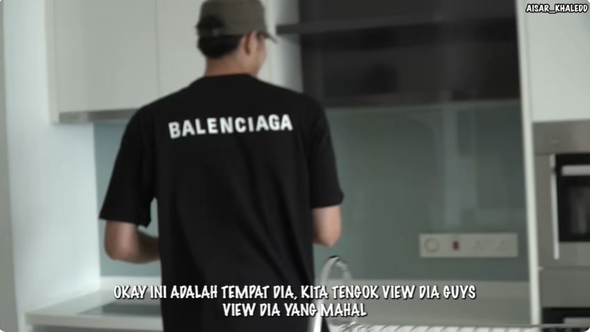 Beli hunian pertama Rp3,6 M di usia 22 tahun berkat ngonten, intip 9 potret rumah Aisar Khaled