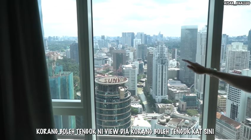 Beli hunian pertama Rp3,6 M di usia 22 tahun berkat ngonten, intip 9 potret rumah Aisar Khaled