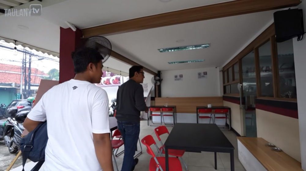 Jadi komedian sukses, Praz Teguh buka warung makan demi wujudkan impian mendiang ibu, ini 11 potretnya