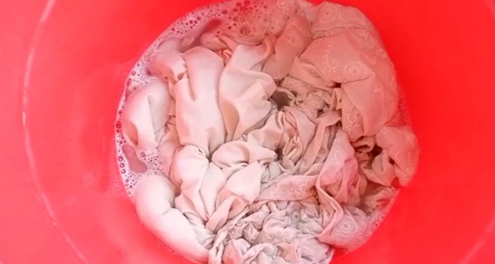 Trik agar noda kuning di mukena hilang, putih bersih lagi tak direndam semalaman, tambah 1 bahan dapur