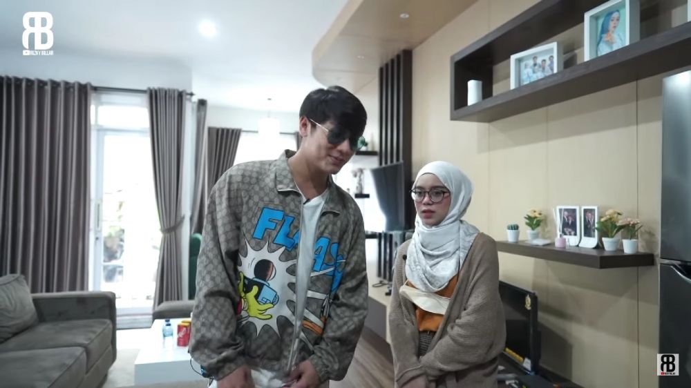 Dari berdinding bambu dimakeover jadi bak istana, intip 9 potret rumah Lesty Kejora di dekat sawah