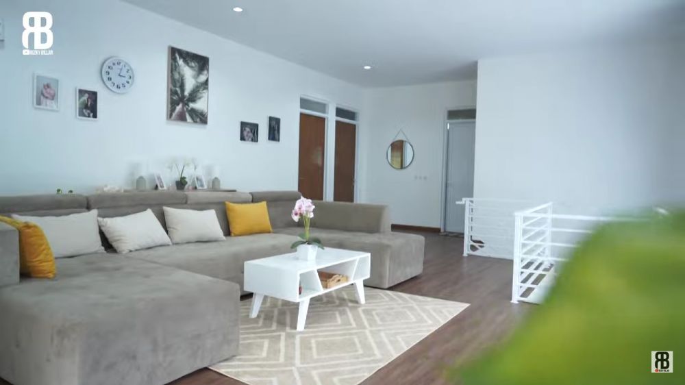 Dari berdinding bambu dimakeover jadi bak istana, intip 9 potret rumah Lesty Kejora di dekat sawah