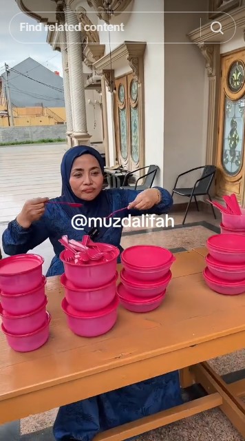 Rumah Muzdalifah ditaksir Rp 32 M bak istana, begini 9 potret terasnya yang jadi gudang dagangan