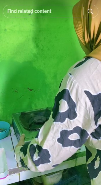 Makeover dapur kontrakan ijo ngejreng di bawah Rp100 ribu, 9 potret hasilnya estetik bikin betah masak