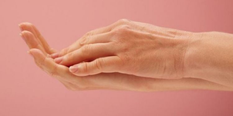 Trik agar tangan kering keriput jadi lembut pakai 1 bahan pemanis, nggak usah beli hand cream