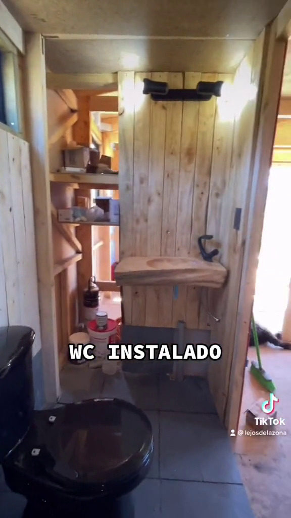 Dari luar dikira gudang, intip 9 potret ruangan ini ternyata kamar mandi, desainnya estetik ala villa