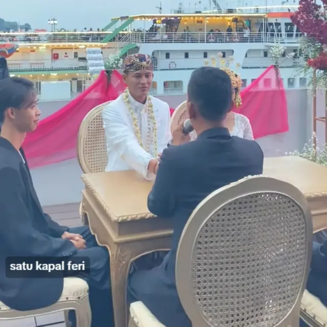 Viral pernikahan bermahar kapal feri, warganet tebak harganya