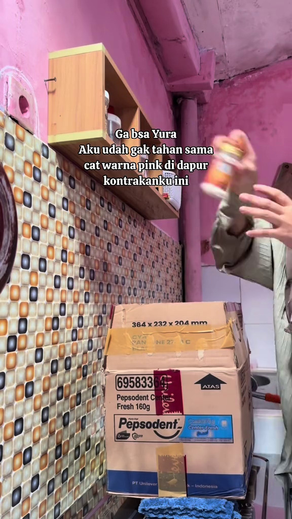 Awalnya pink ngejreng, 9 potret dapur dimakeover cuma Rp200 ribuan, hasilnya estetik manjakan mata