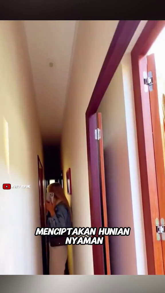 Lebarnya cuma 1,2 meter, intip 9 potret rumah tipis sempitnya bikin sesak napas