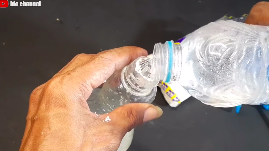 Trik agar kerak kuning kloset hilang jadi bersih lagi tak bikin jijik, cuma pakai 1 bumbu dapur