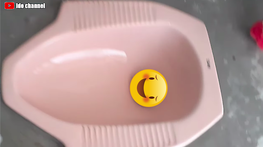 Trik agar kerak kuning kloset hilang jadi bersih lagi tak bikin jijik, cuma pakai 1 bumbu dapur