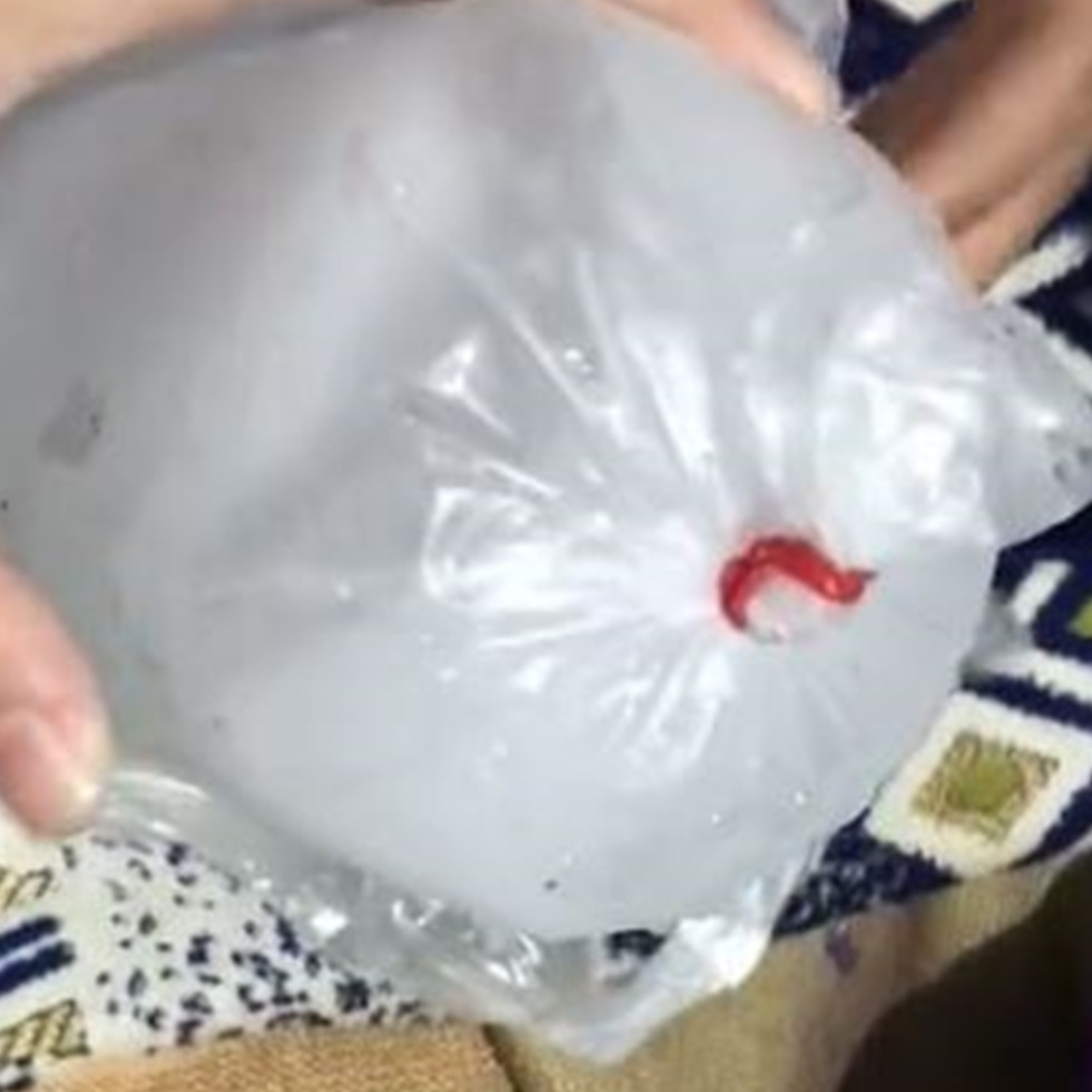 Trik agar es batu tak mencair tanpa dimasukkan kulkas dan diberi garam ala anak pesantren ini unik pol