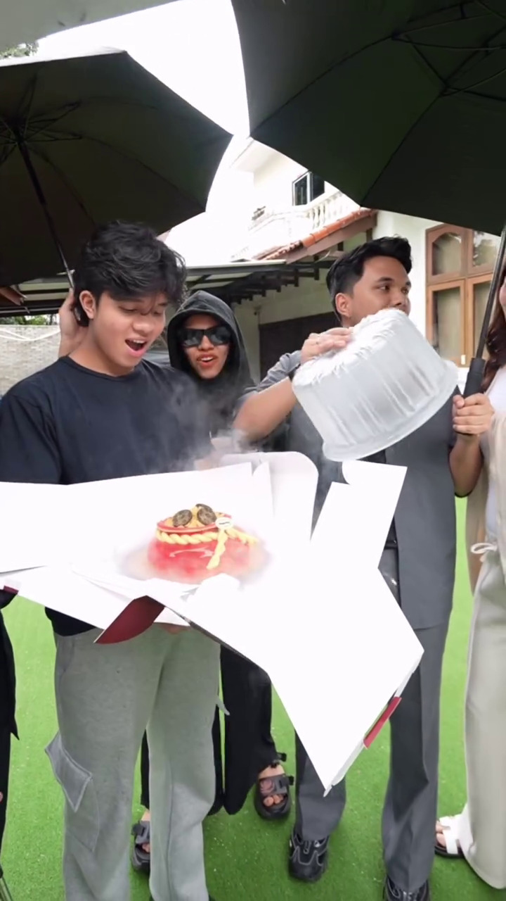 9 Momen Aaliyah Massaid kumpul bareng keluarga Halilintar, interaksi dengan ayah mertua jadi sorotan