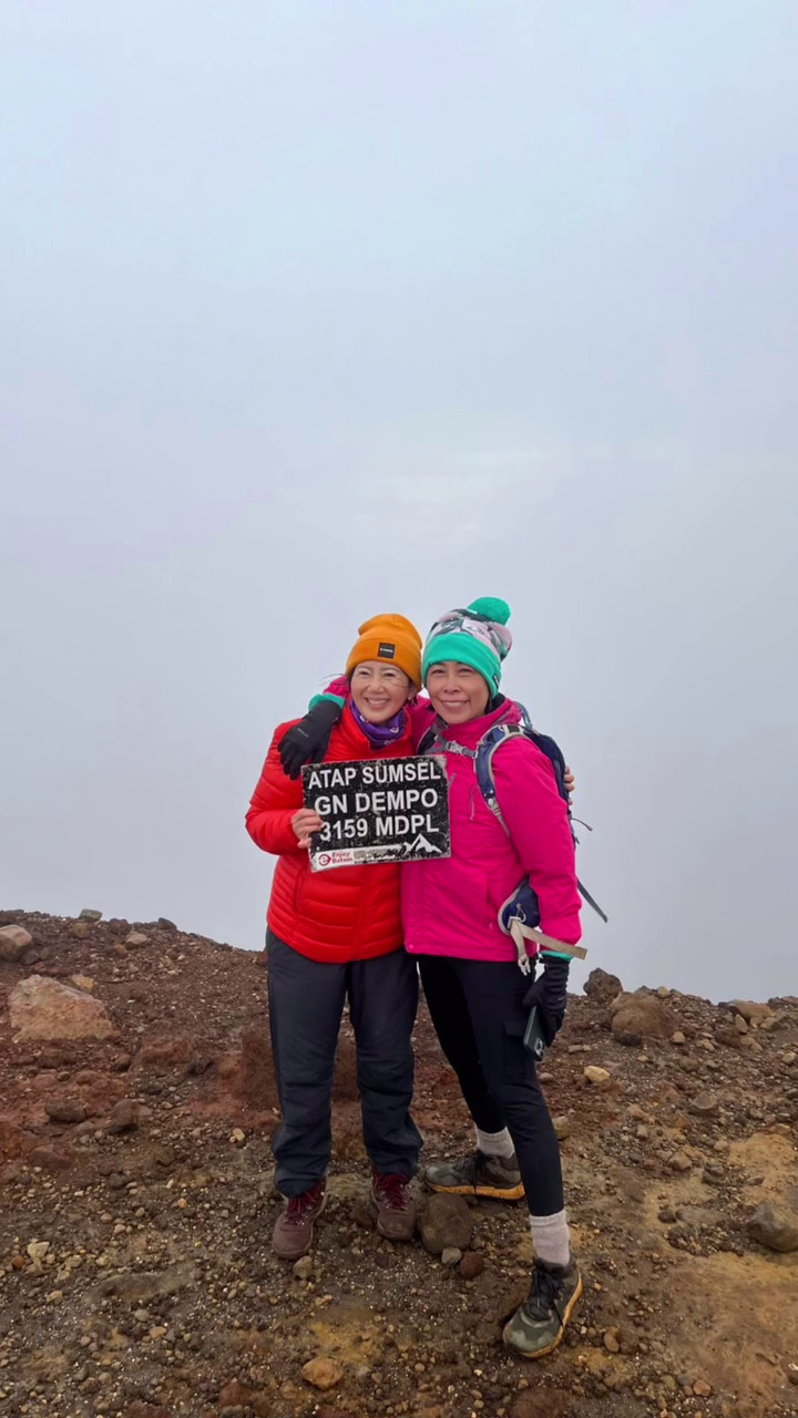 9 Potret kenangan persahabatan Lilie Wijayanti & Elsa Laksono, berteman sejak SMP-SMA disatukan hobi