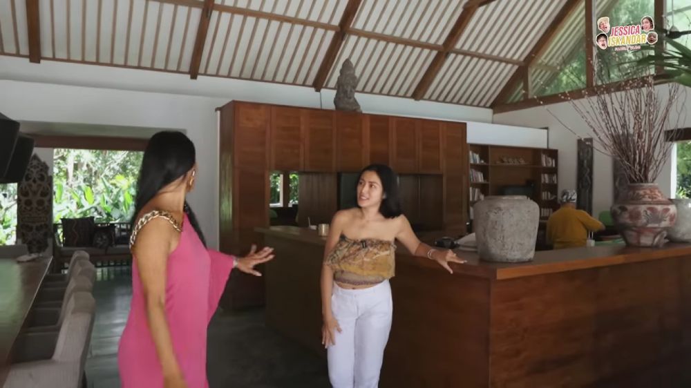 Rumah dijual karena suami sering kecelakaan, ini 13 potret hunian mewah Indah Kalalo ditaksir Rp52 M