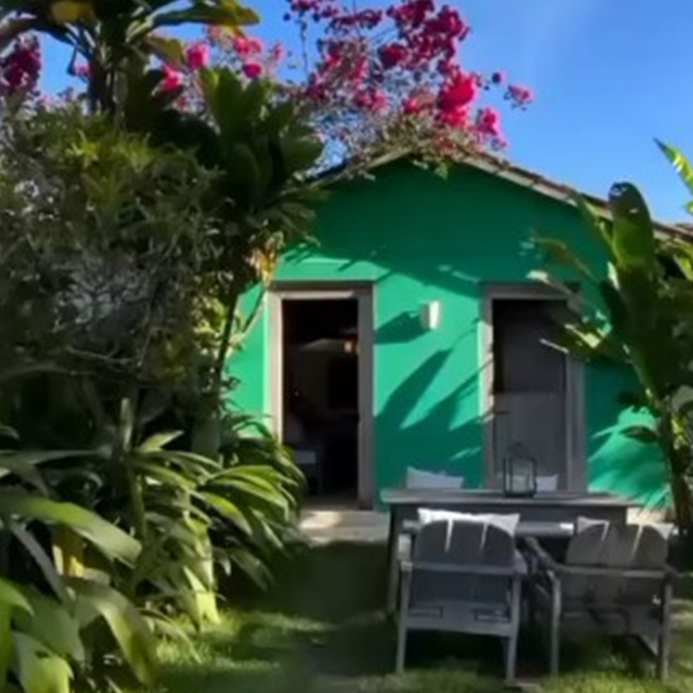 Vibe luar mirip gudang kecil, 9 potret rumah cat hijau ini dalamnya serasa di vila