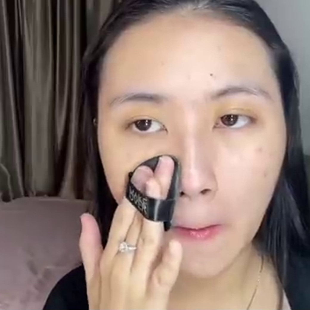 Trik menutup pori-pori besar saat makeup ini ampuh bikin mulus dan natural meski tanpa foundation