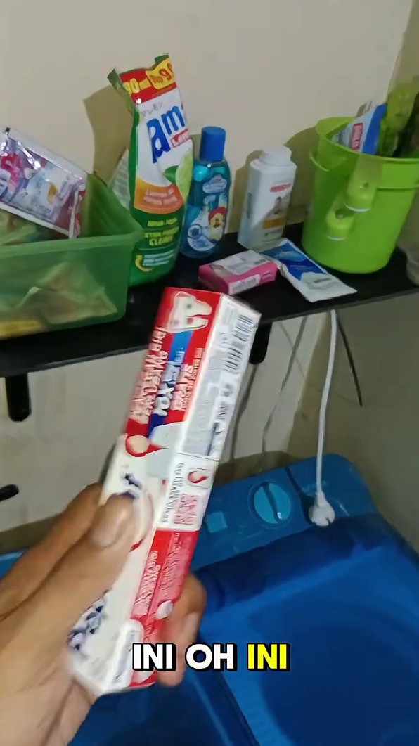 Trik kreatif memperbaiki gagang tutup panci lepas tanpa dilem, cukup pakai 1 peralatan mandi