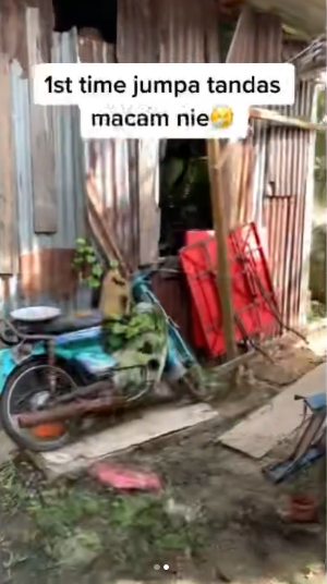 Bagian luar toilet bak gudang rongsok, 11 potret kamar mandi ini interiornya seperti istana emas