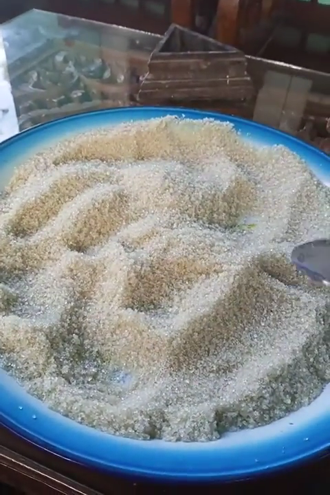 Trik simpel mengusir semua dari toples gula pasir tanpa bahan apa pun