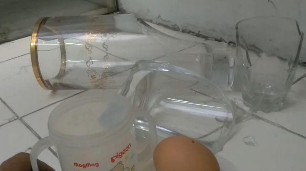 Trik simpel memperbaiki gelas kaca pecah tanpa lem, cuma pakai 1 bahan dapur
