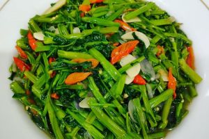 Resep tumis kangkung terasi gurih, menu sahur praktis