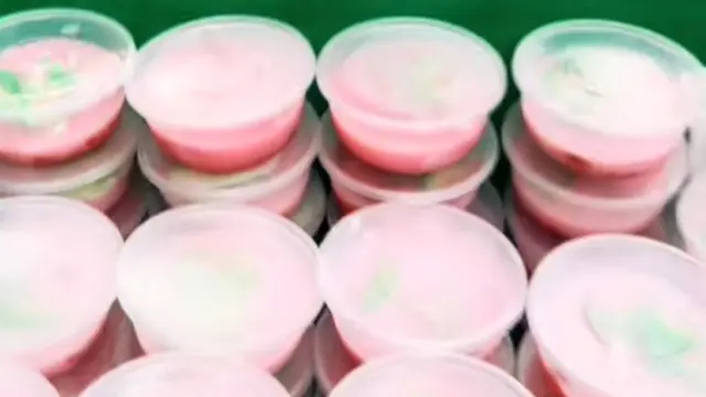 Rumah Jokowi jadi destinasi ngabuburit sembari war takjil, ada raja kurma seharga ratusan ribu Rupiah