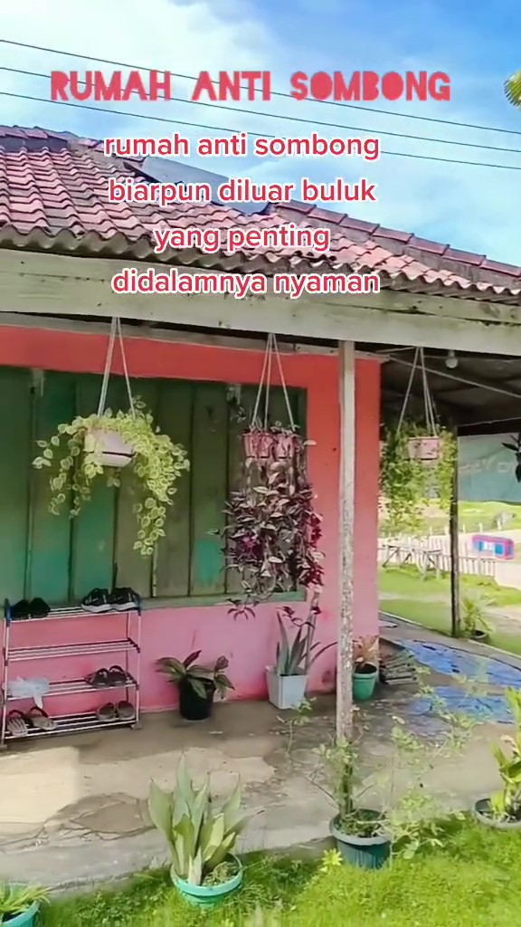 Dari luar terlihat buluk, 11 potret dalam rumah kayu ini full warna pink estetik