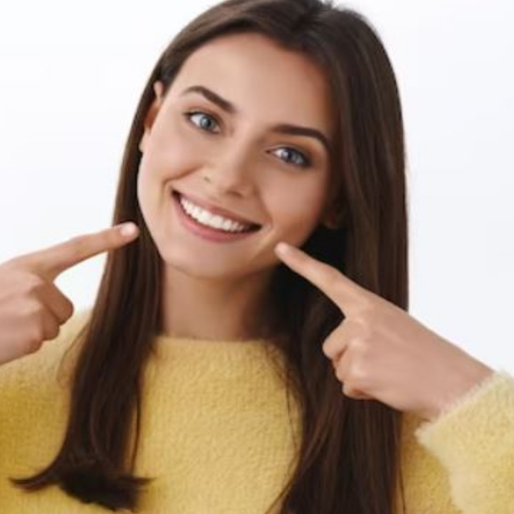 Tak hanya pakai baking soda, ini trik atasi noda kuning pada gigi dengan tambahan 1 jenis buah-buahan