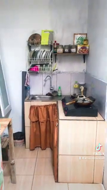 Diragukan bisa bangun dapur rumah subsidi di area sempit, 9 potretnya ini mungil pol tapi nyaman