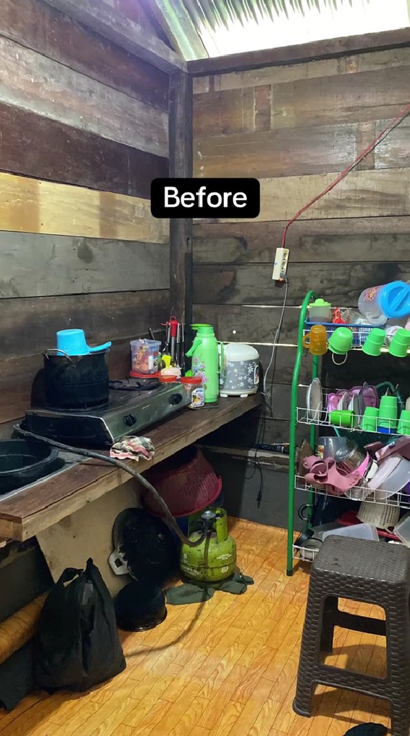 Dindingnya cuma dari kayu, 8 potret dapur usai makeover ini visualnya rapi meski tanpa kitchen set