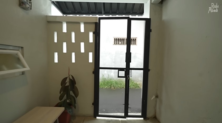 9 Potret garasi diubah jadi hunian mungil ini interiornya compact, ada space buat taman di dalam rumah