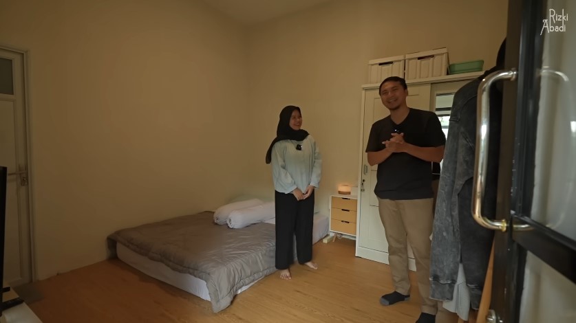 9 Potret garasi diubah jadi hunian mungil ini interiornya compact, ada space buat taman di dalam rumah