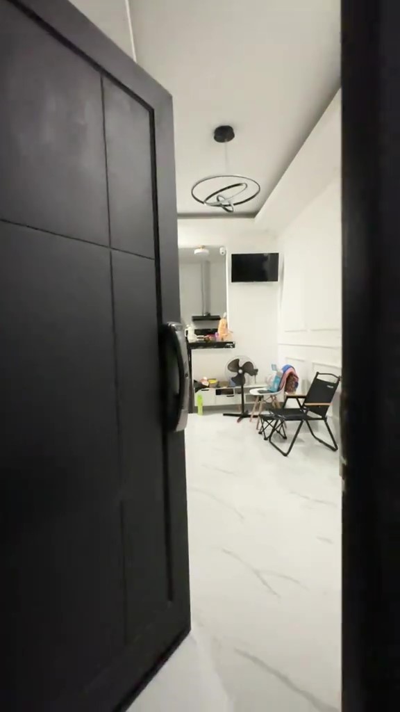 Dari kumuh jadi cozy, intip 9 transformasi rumah subsidi yang halaman depannya serasa kafe