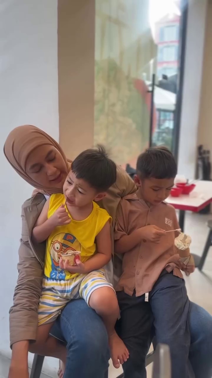 Ungkap perubahan sikap anak, curhat Paula Verhoeven terpisah 6 bulan dari Kiano dan Kenzo bikin nyesek