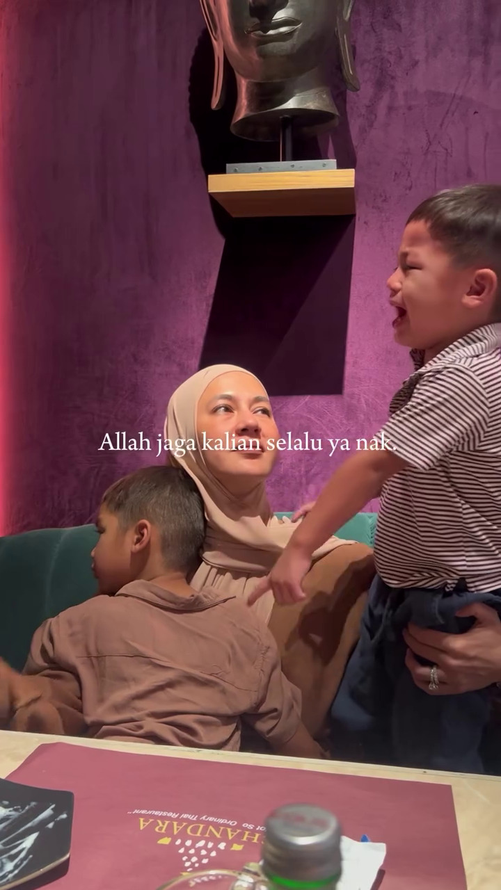 Ungkap perubahan sikap anak, curhat Paula Verhoeven terpisah 6 bulan dari Kiano dan Kenzo bikin nyesek