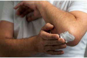 Cara mencerahkan lutut dan siku menghitam dalam 7 hari, kulit auto putih tanpa produk klinik